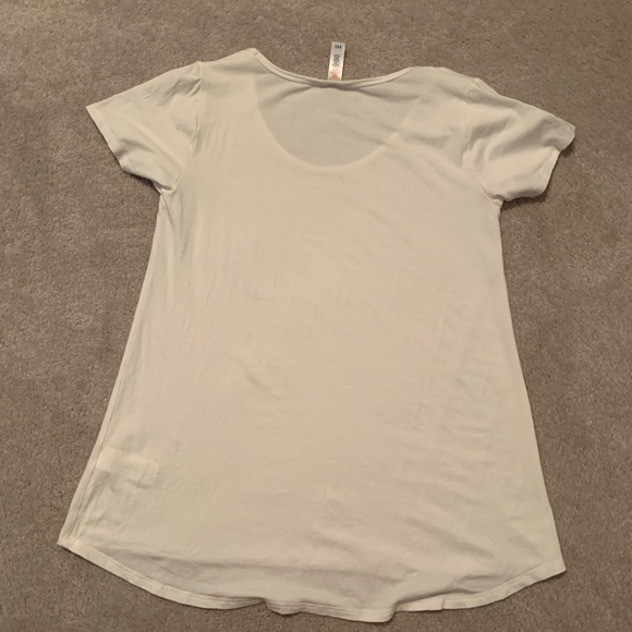 Lularoe XXS T-shirt. Never worn - Picture 2 of 3